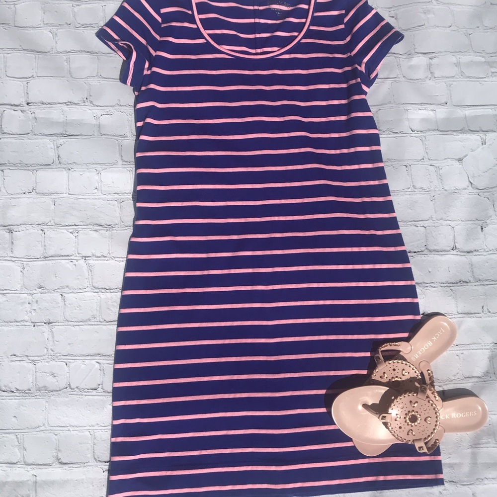 Lilly Pulitzer cotton dress. Above the knee.